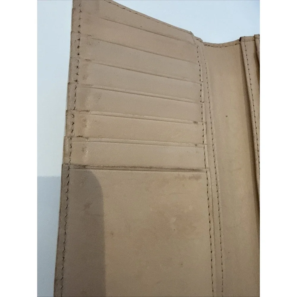 Kate Spade New York Vintage Patent Leather Wallet Tan Interior *FLAW